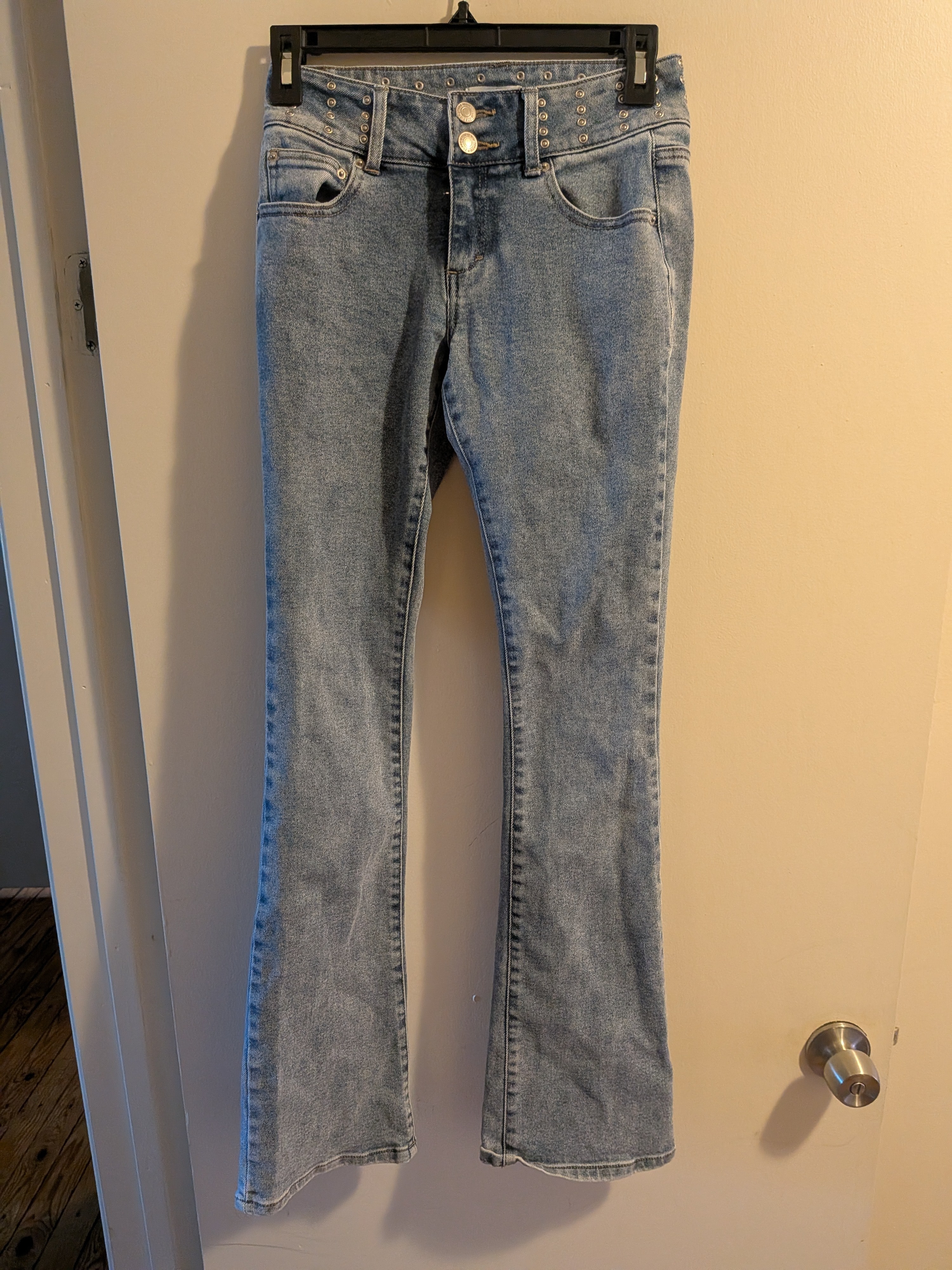 Light Wash Womens Bootcut Jeans  Classic Stretch Denim